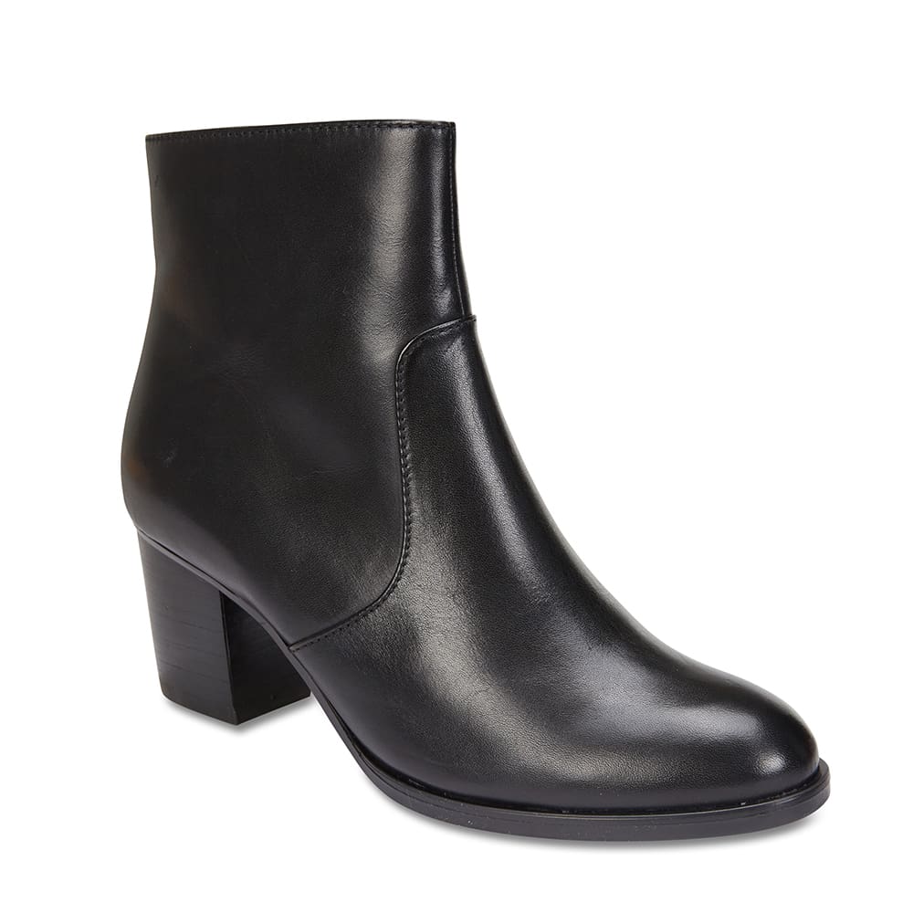 Kiama Boot in Black Leather