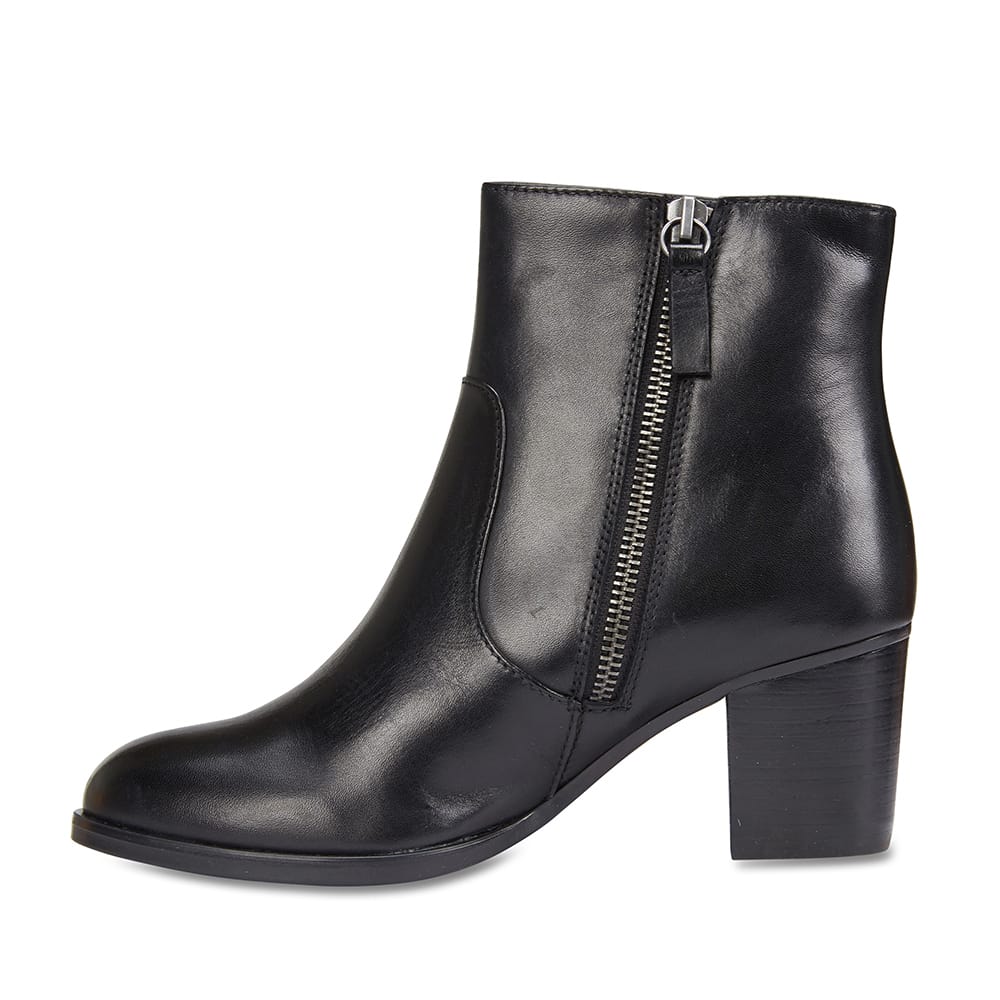 Kiama Boot in Black Leather