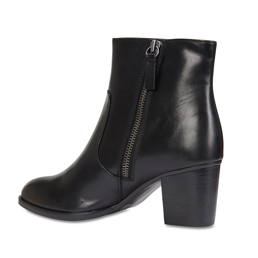Kiama Boot in Black Leather