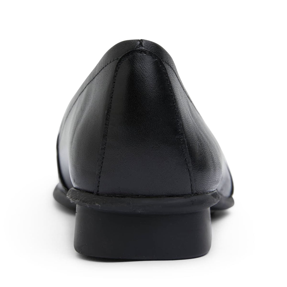 Knox Flat in Black Leather