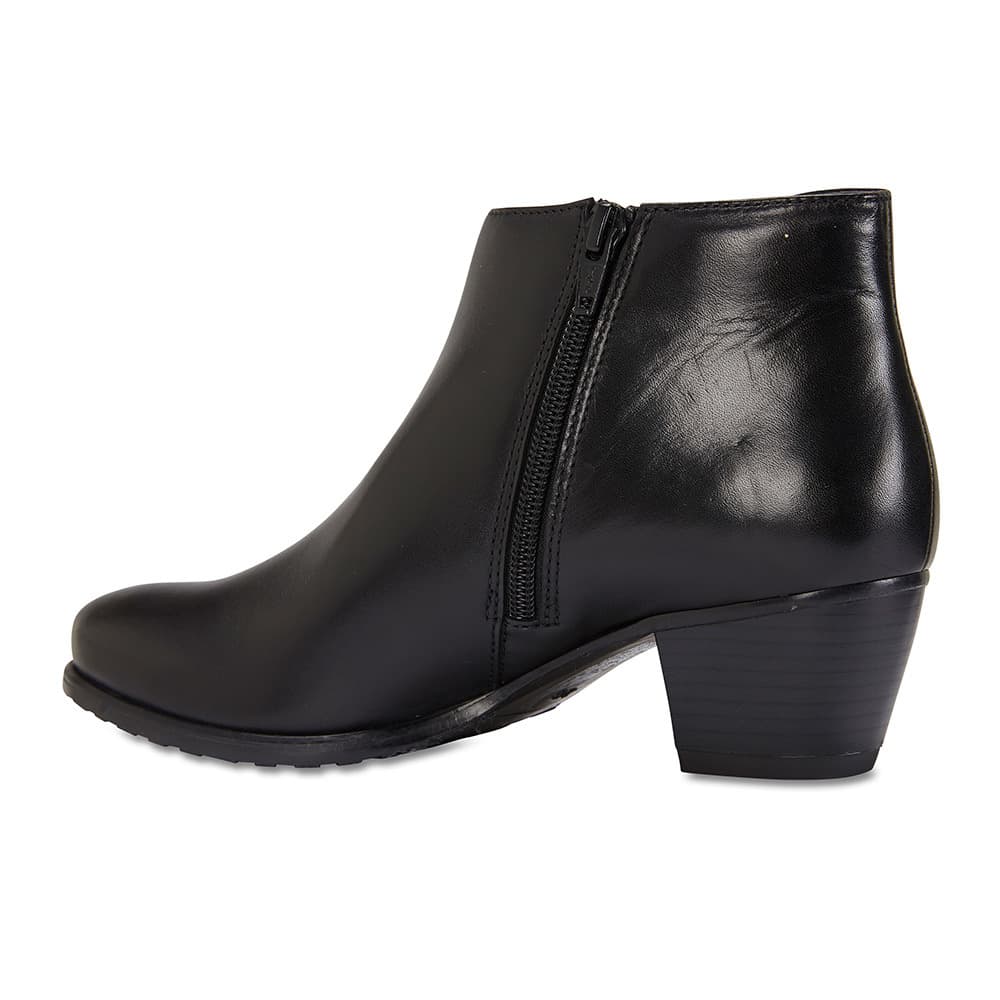Lennon Boot in Black Leather