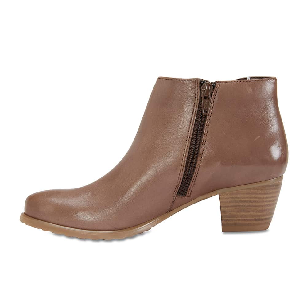 Lennon Boot in Taupe Leather