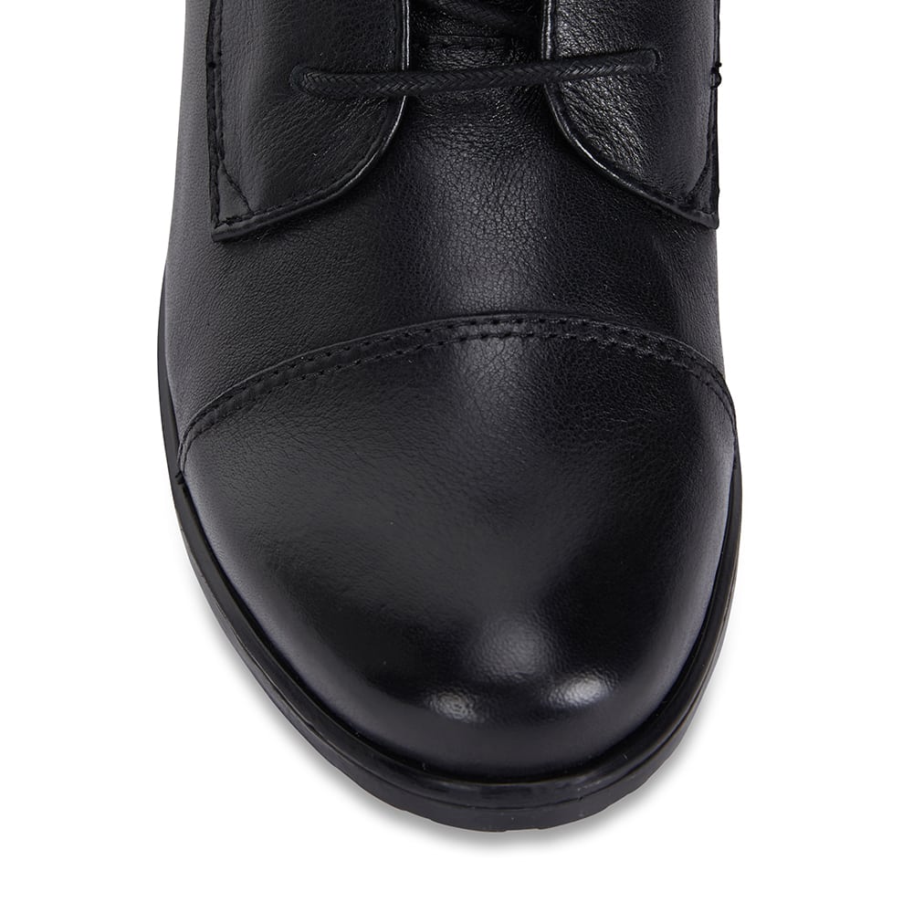 Limit Boot in Black Leather