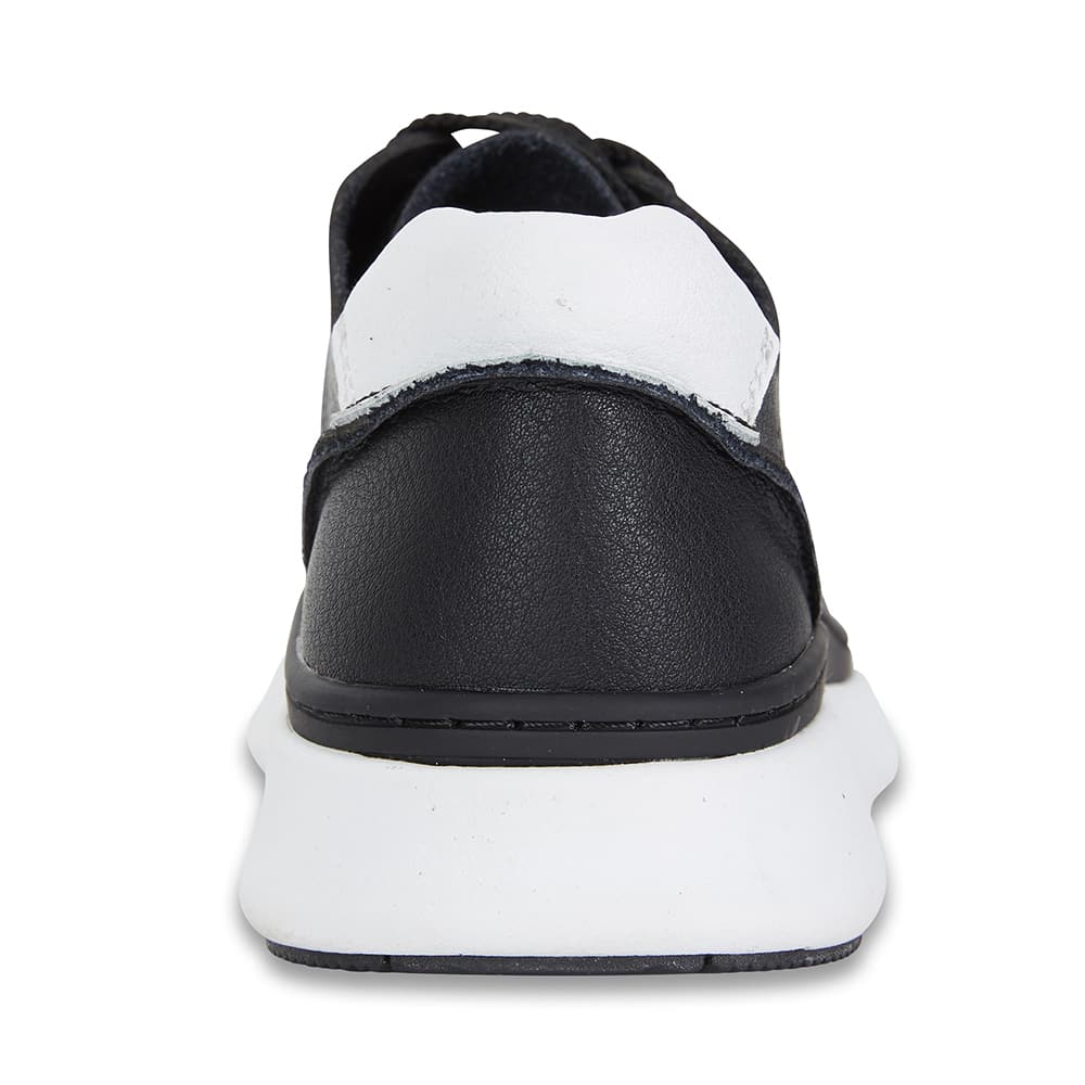 Ratio Sneaker in Black Leather