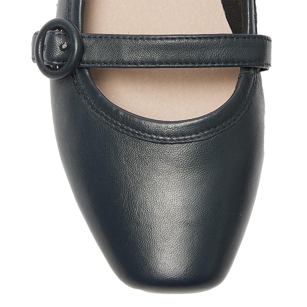 Savoy Heel in Navy Leather