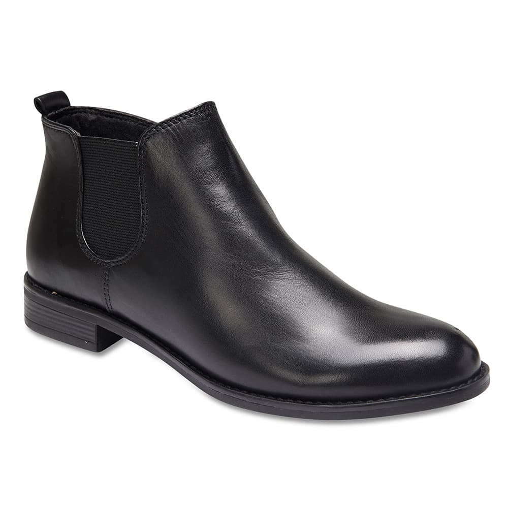 Scope Boot in Black Leather