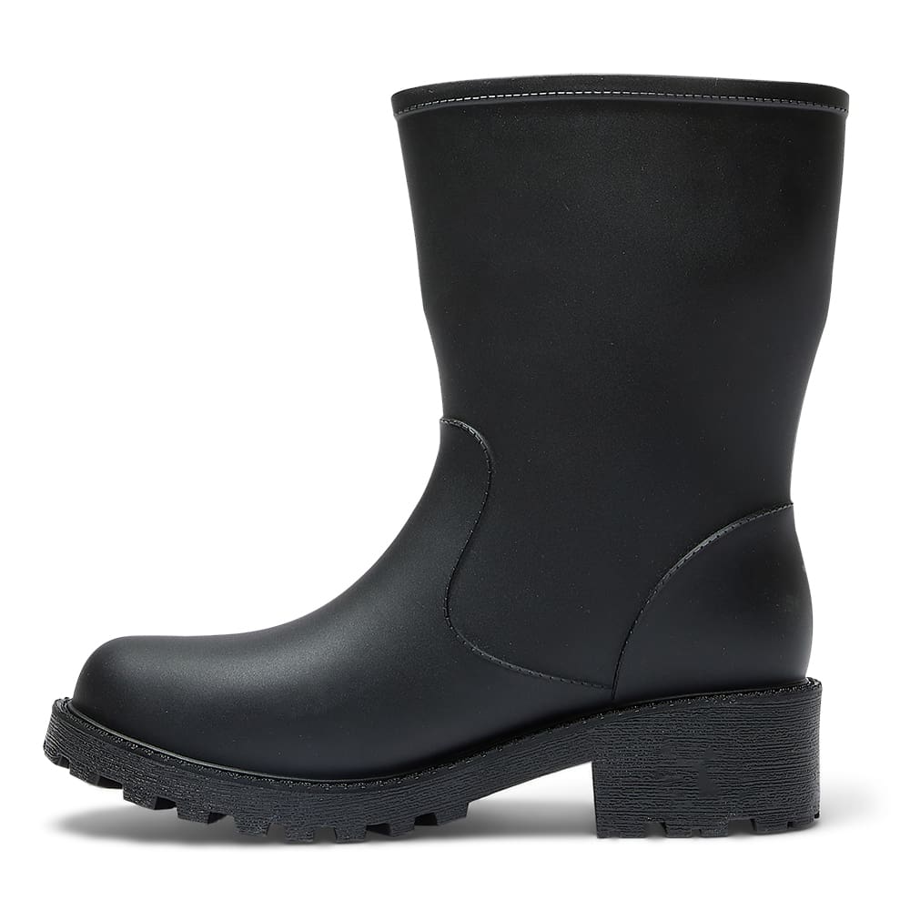 Snowy Boot in Black