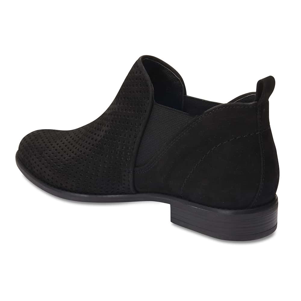 Stanford Boot in Black Nubuck