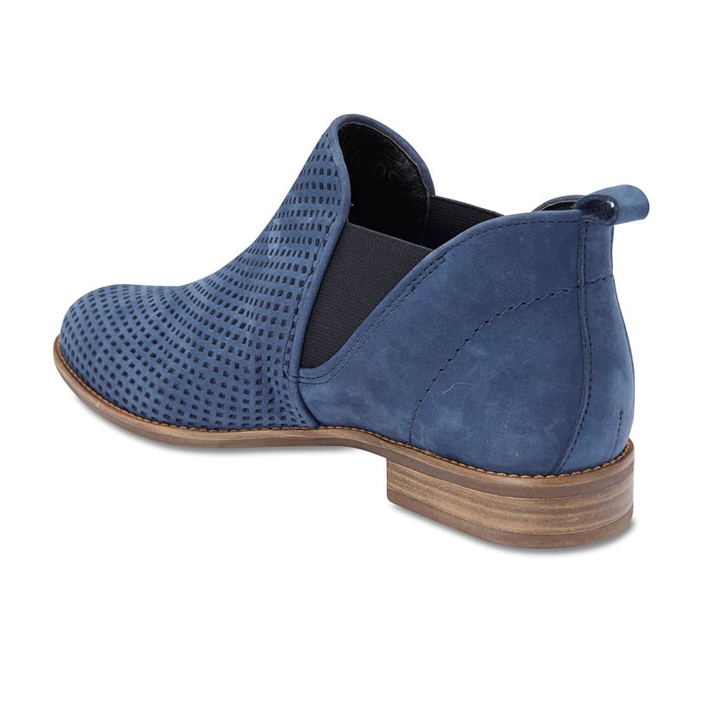 Stanford Boot in Navy Nubuck