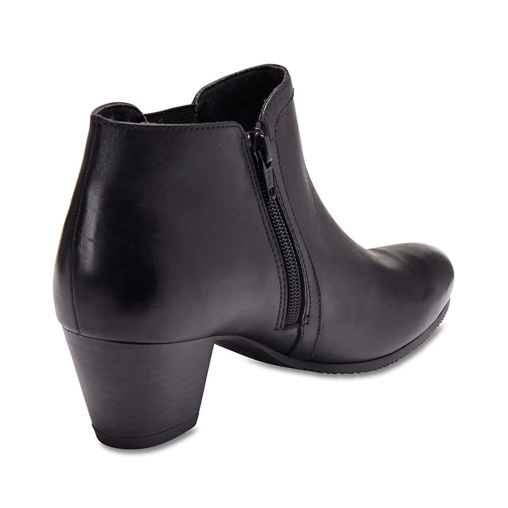Tasman Boot in Black Leather