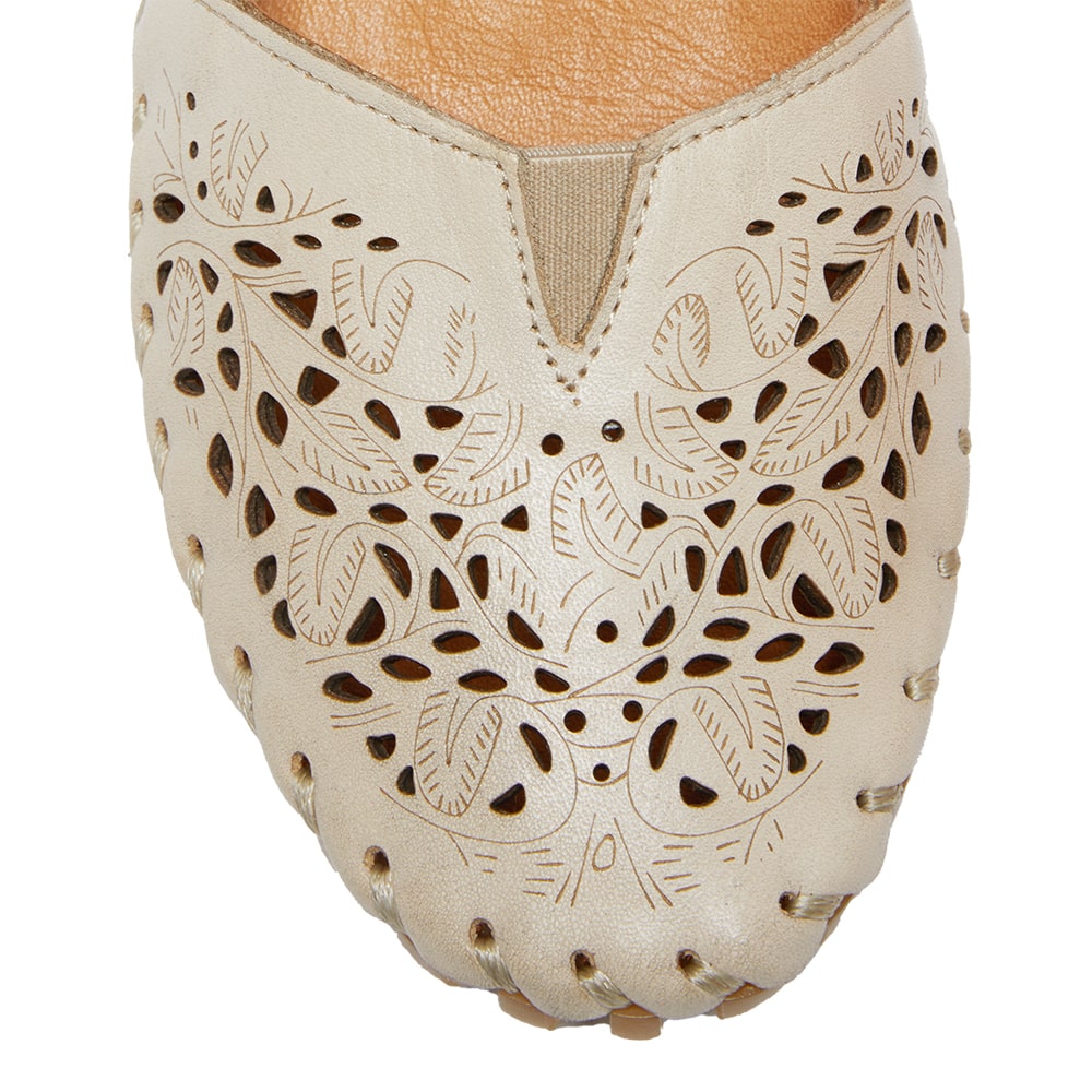 Tilly Flat in Off White Leather