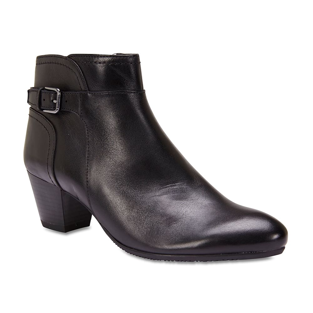 Tokyo Boot in Black Leather