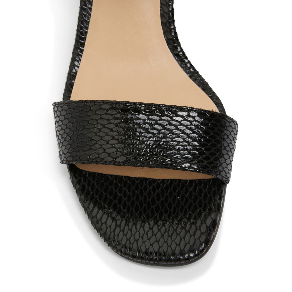 Uno Heel in Black Smooth