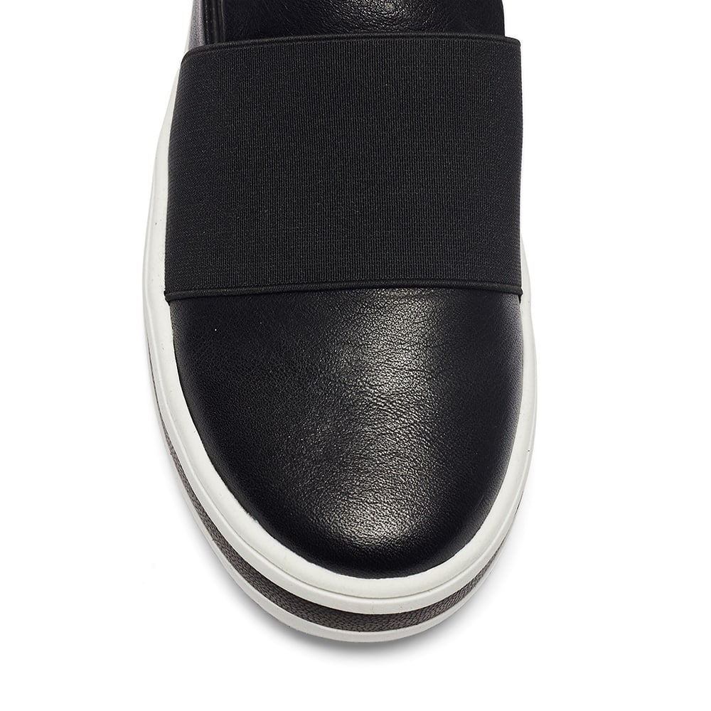 Urban Sneaker in Black Leather