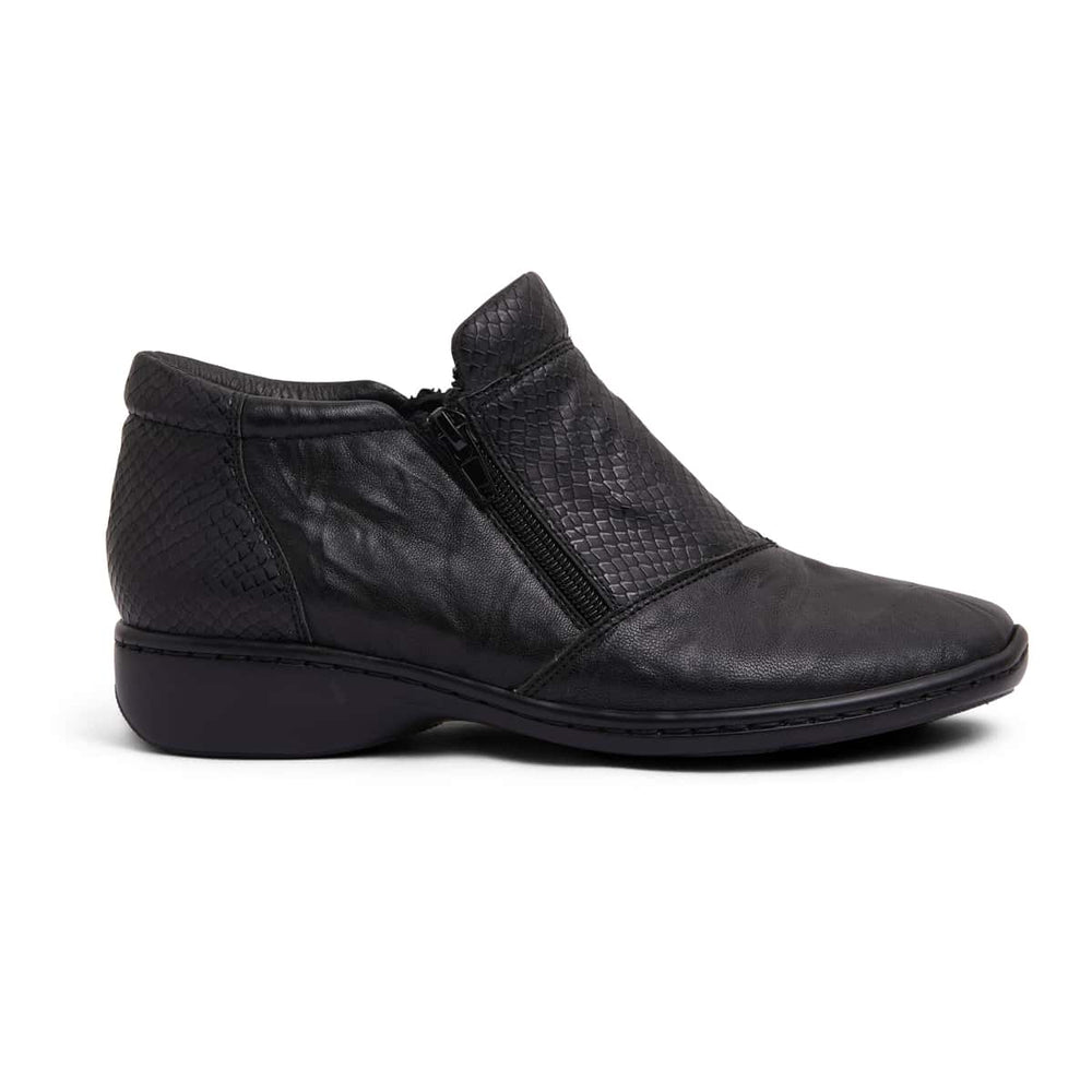 Vault Boot in Black Leather
