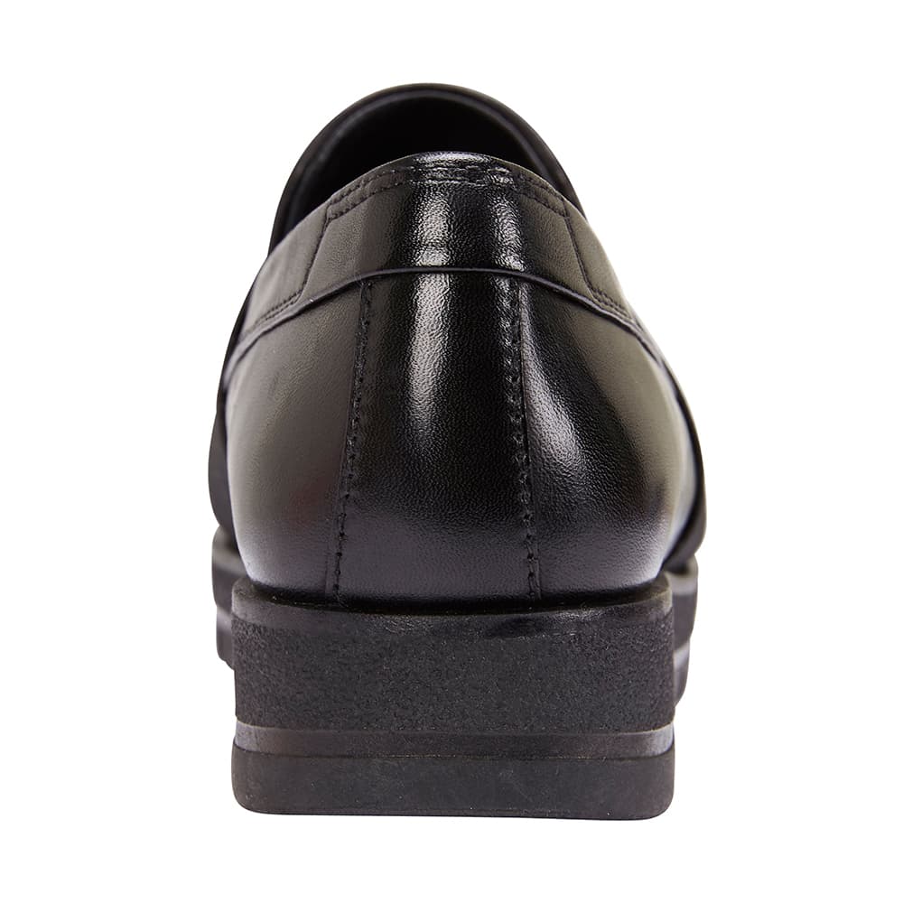 Warner Loafer in Black Leather