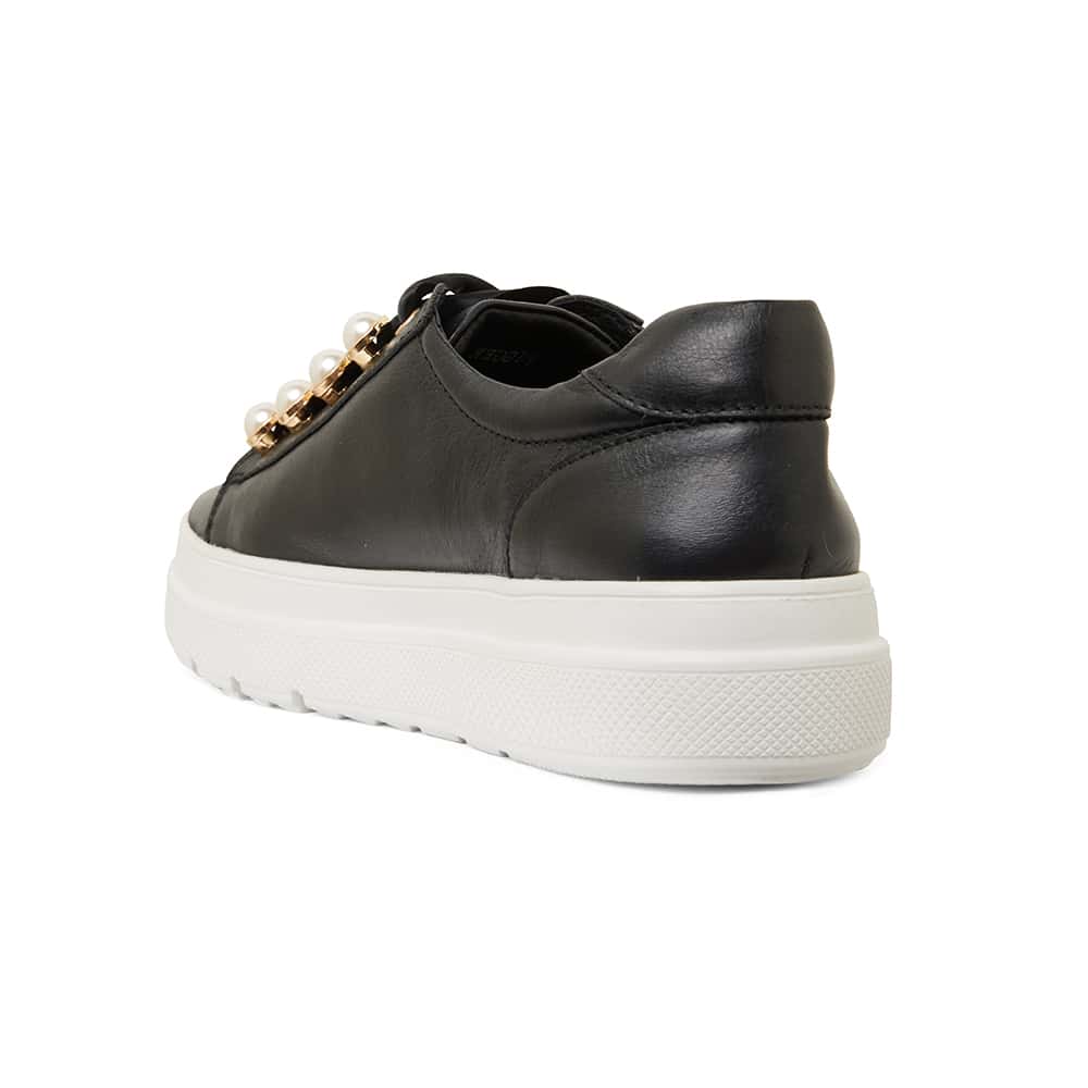 Bant Sneaker in Black Leather