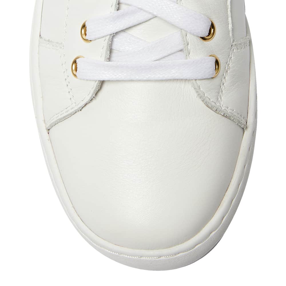 Belem Sneaker in White And Gold Leather