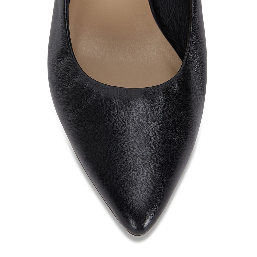 Bonnie Heel in Black Leather