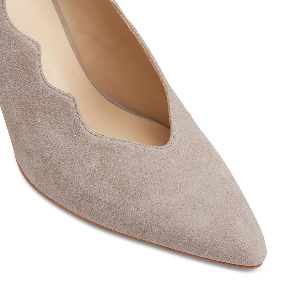 Della Heel in Grey Suede