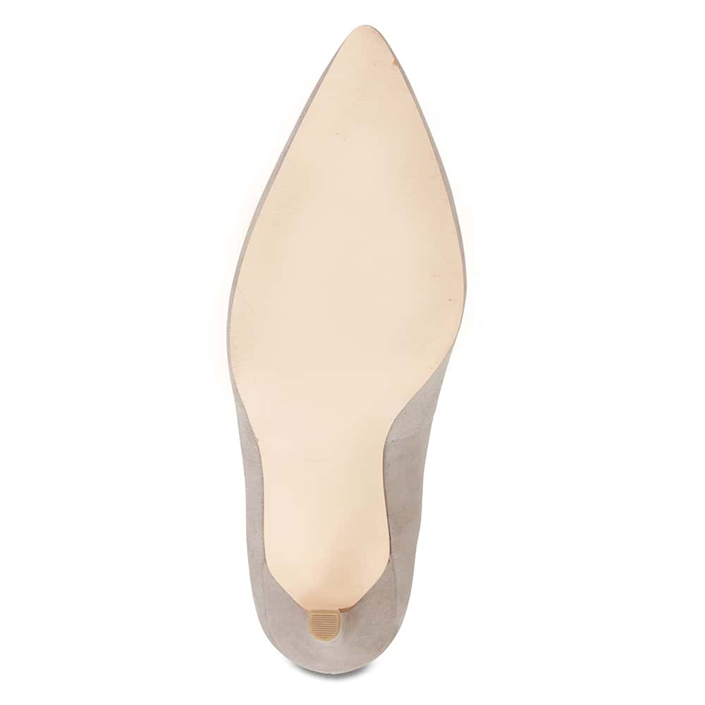 Della Heel in Grey Suede