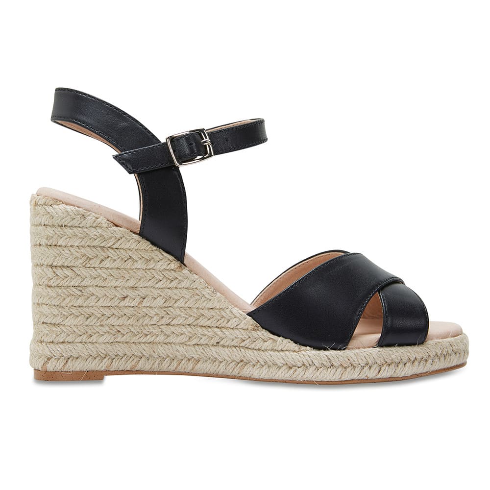 Dynasty Heel in Black Leather