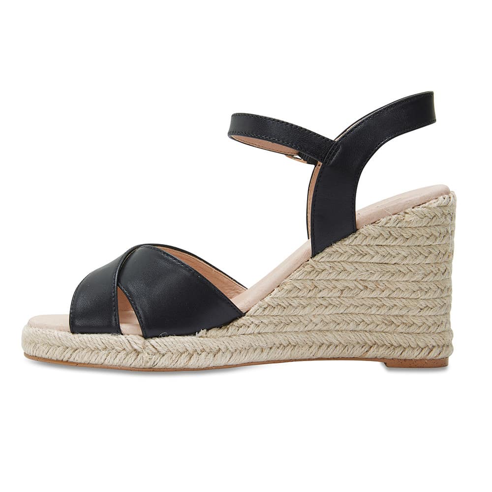 Dynasty Heel in Black Leather