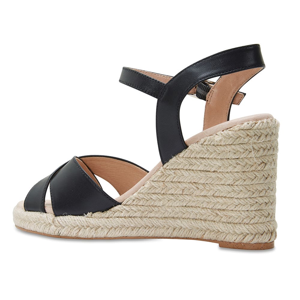 Dynasty Heel in Black Leather