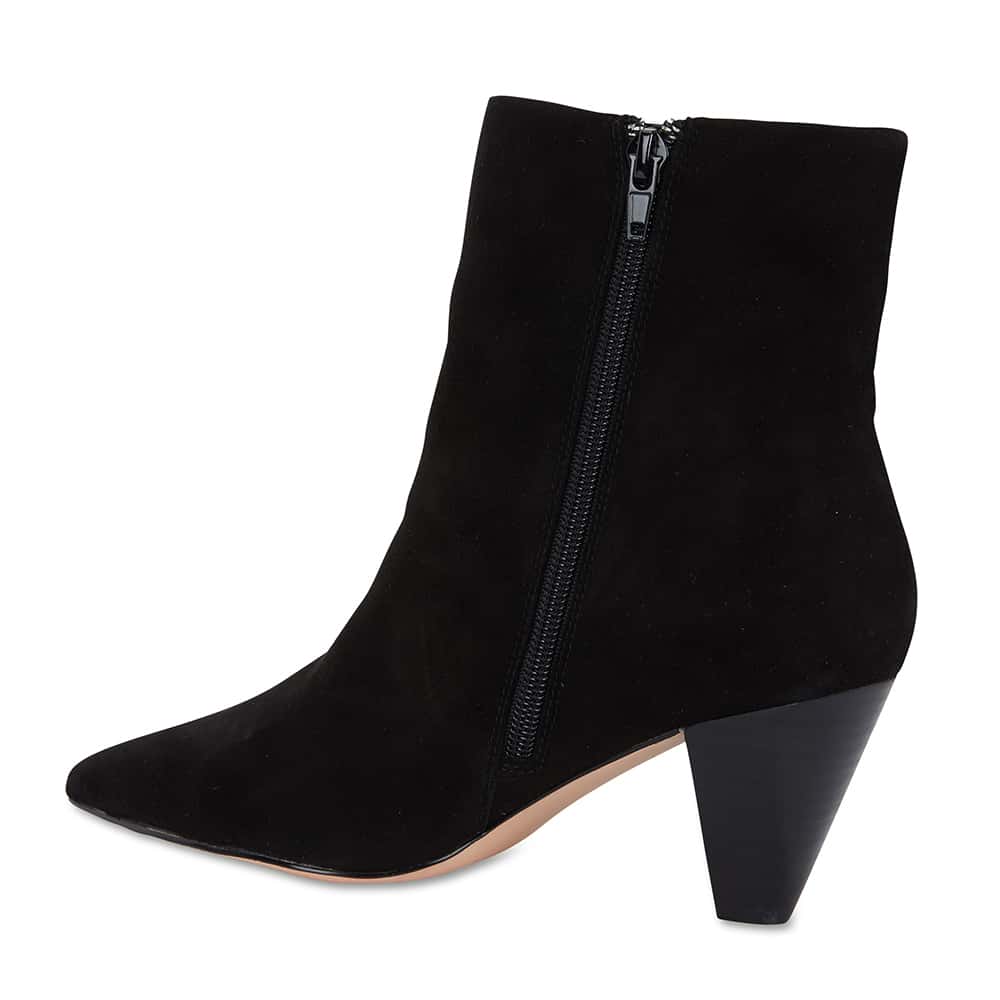 Event Boot in Black Suede