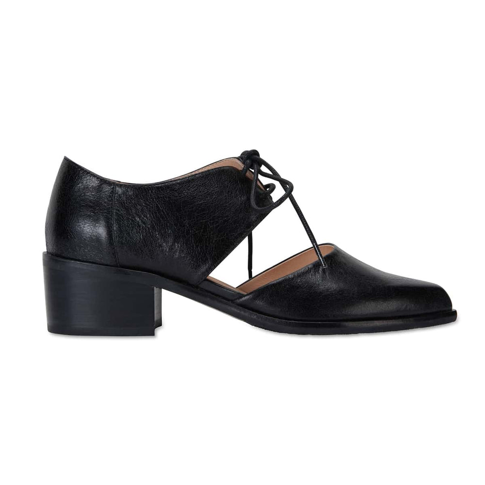 Exhibit Brogue in Black Oil Leather