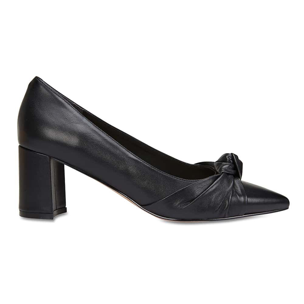 Flare Heel in Black Leather