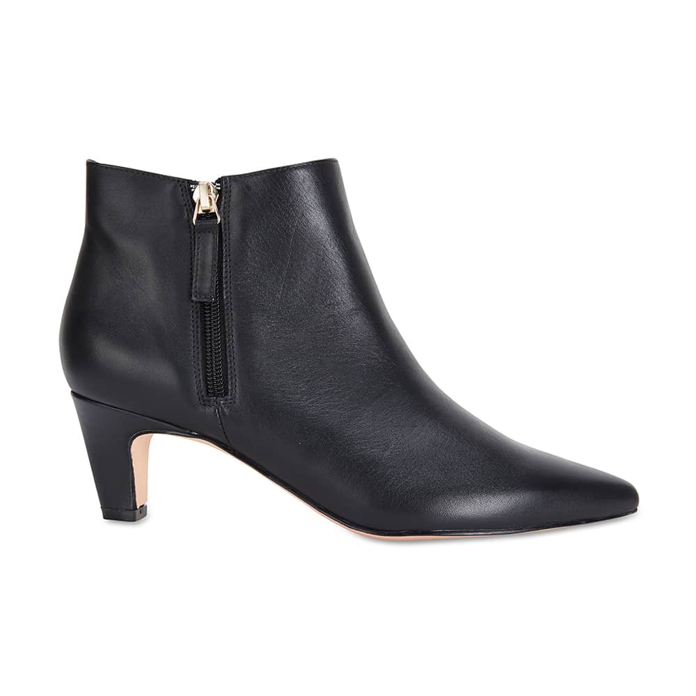 Focus Boot in Black Leather