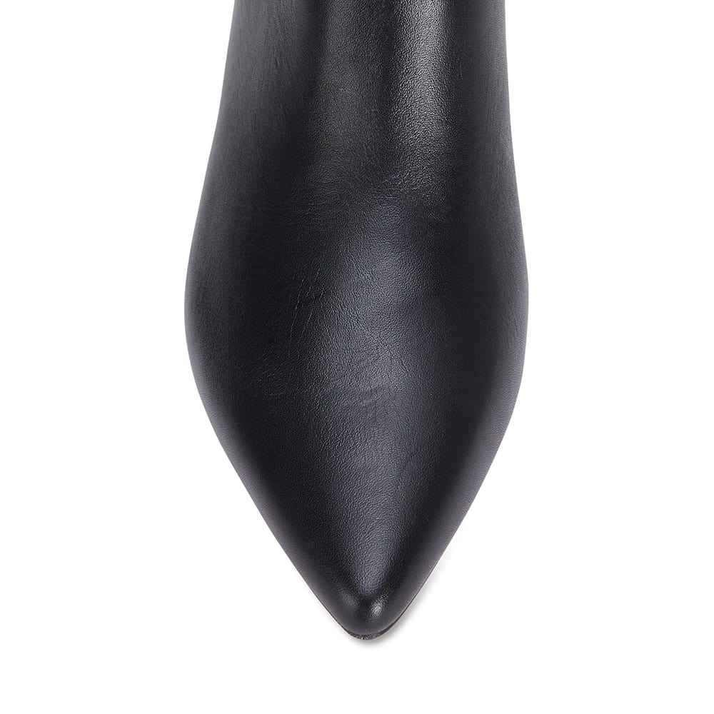 Focus Boot in Black Leather