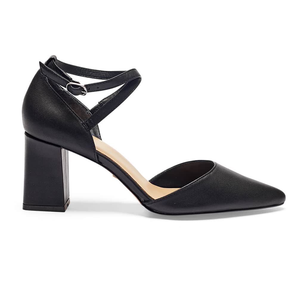 Gwyneth Heel in Black Leather
