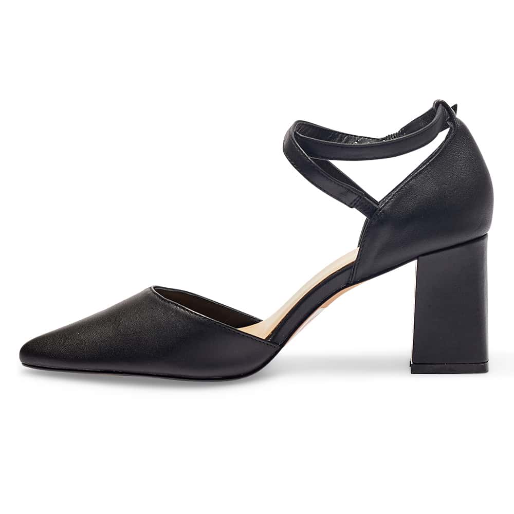 Gwyneth Heel in Black Leather