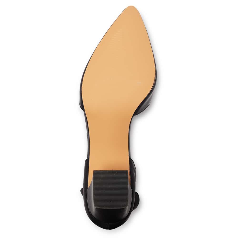 Gwyneth Heel in Black Leather