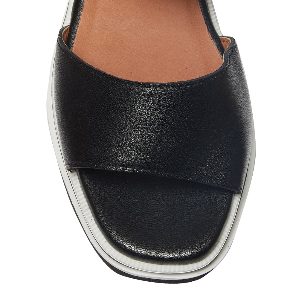 Jamaica Wedge in Black Leather