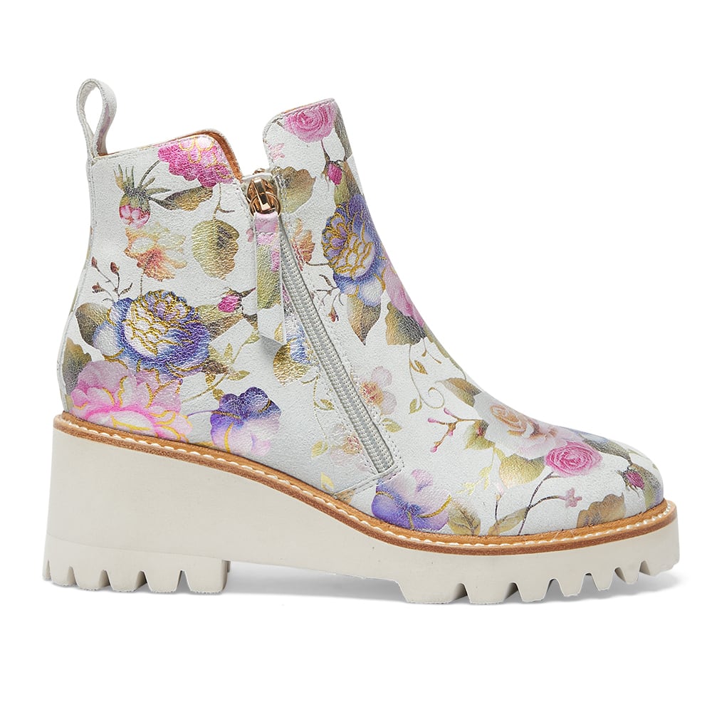 Jester Boot in White