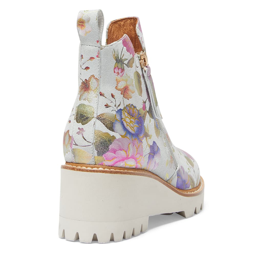 Jester Boot in White