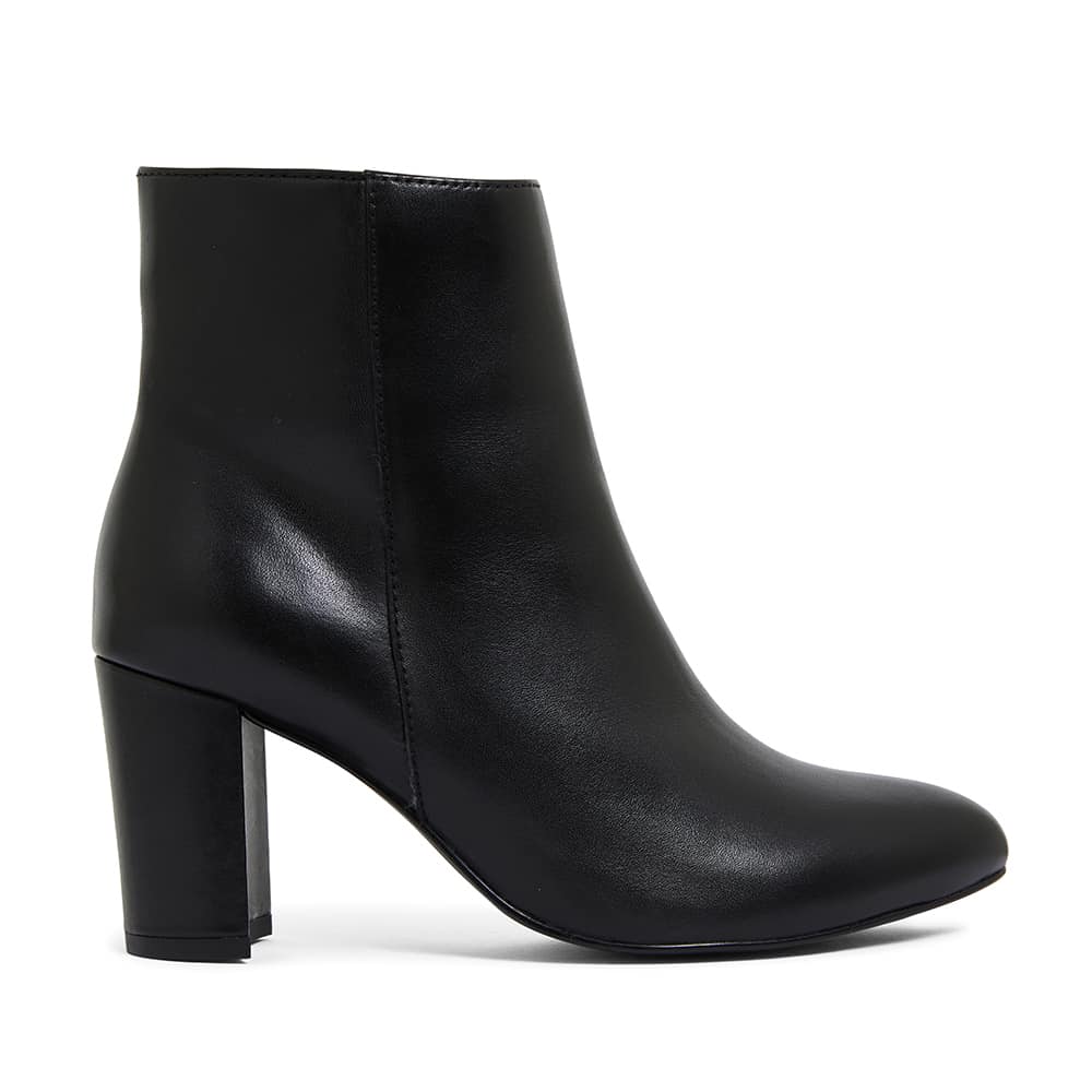 Kylie Boot in Black Leather