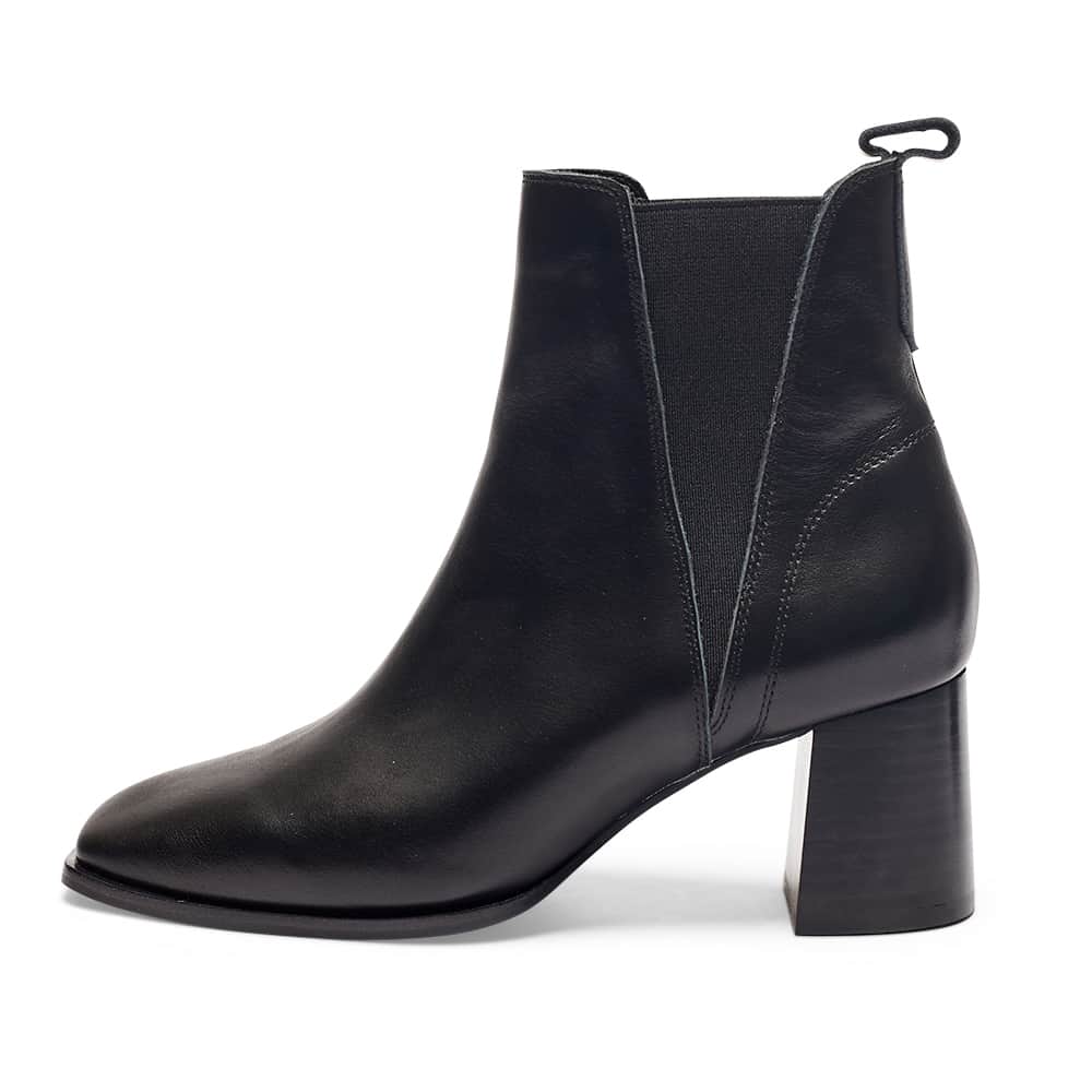 Lachlan Boot in Black Leather