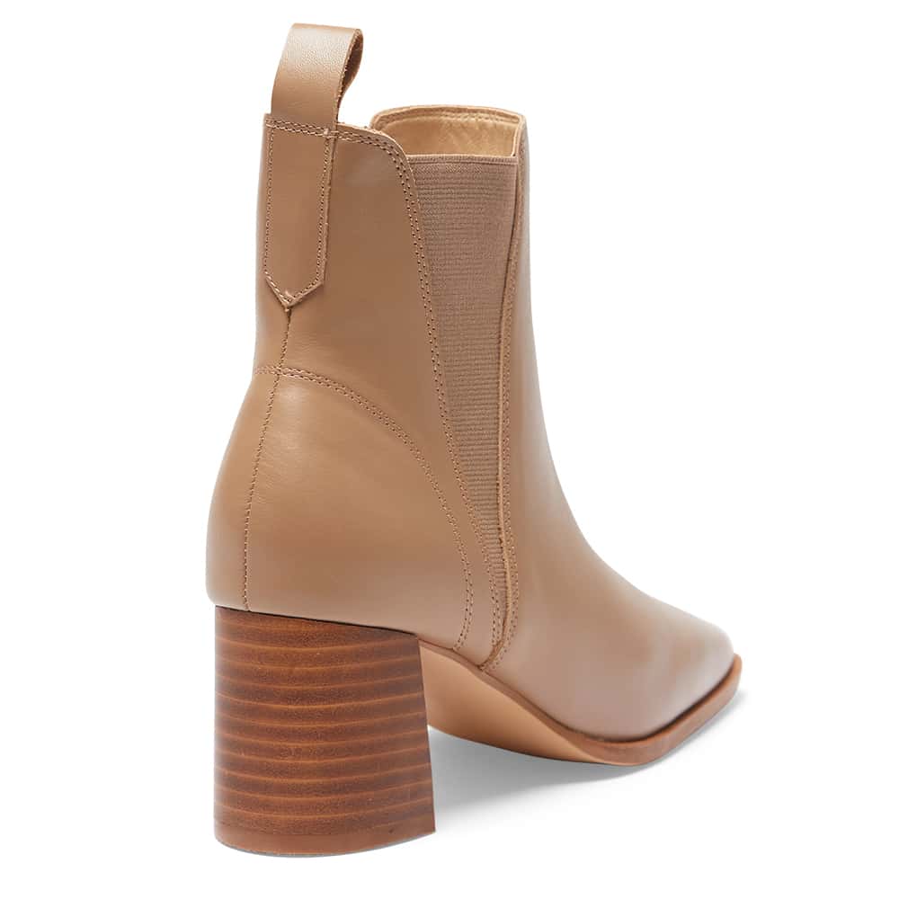 Lachlan Boot in Taupe Leather