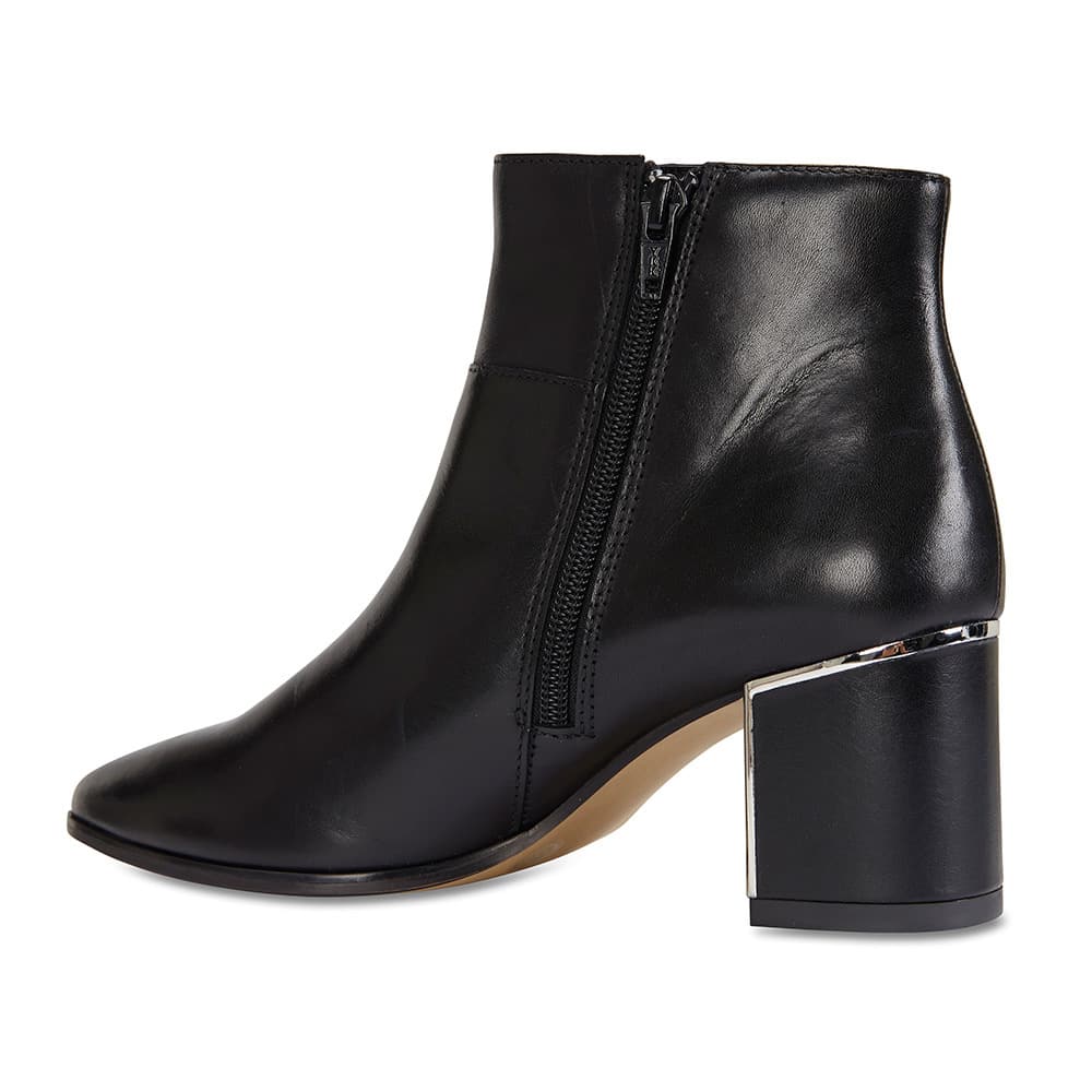 Mirage Boot in Black Hi Shine Leather