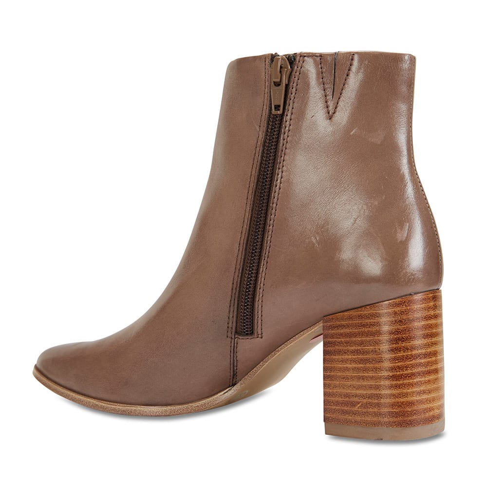 Moscow Boot in Taupe Leather