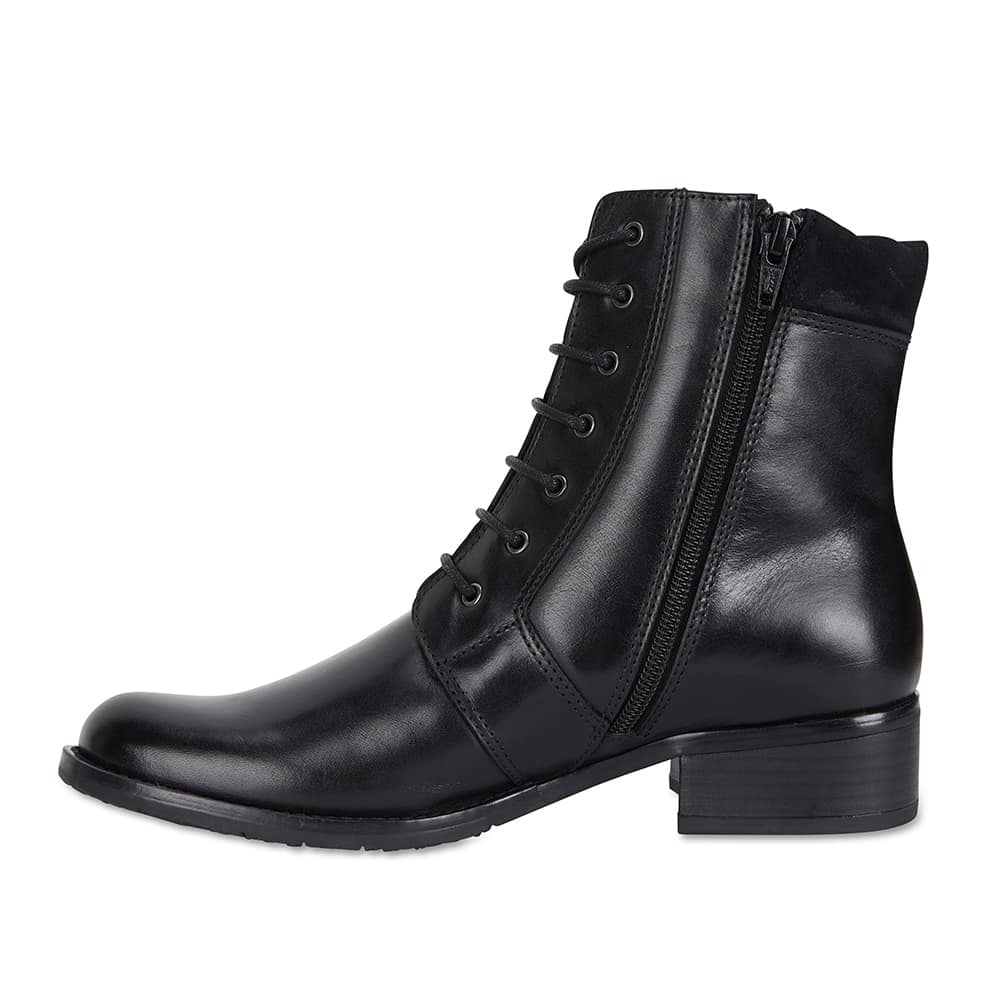 Nairobi Boot in Black Leather