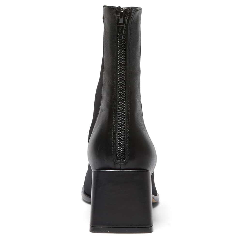 Paula Boot in Black Leather