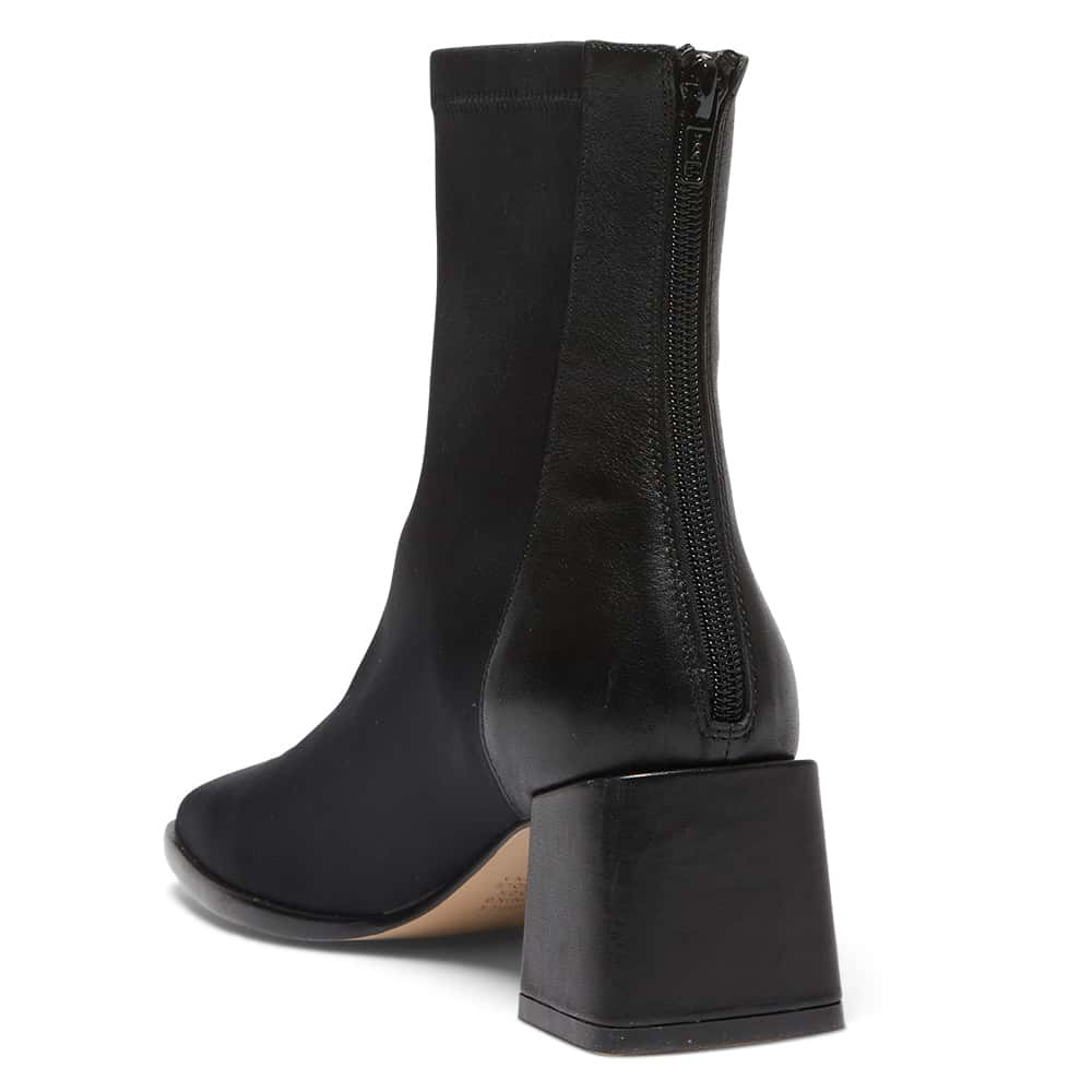 Paula Boot in Black Leather