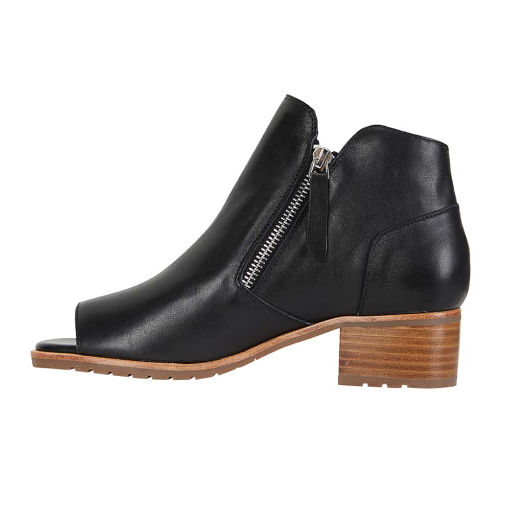 Phoenix Boot in Black Leather