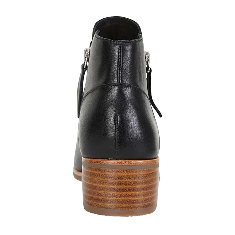 Phoenix Boot in Black Leather