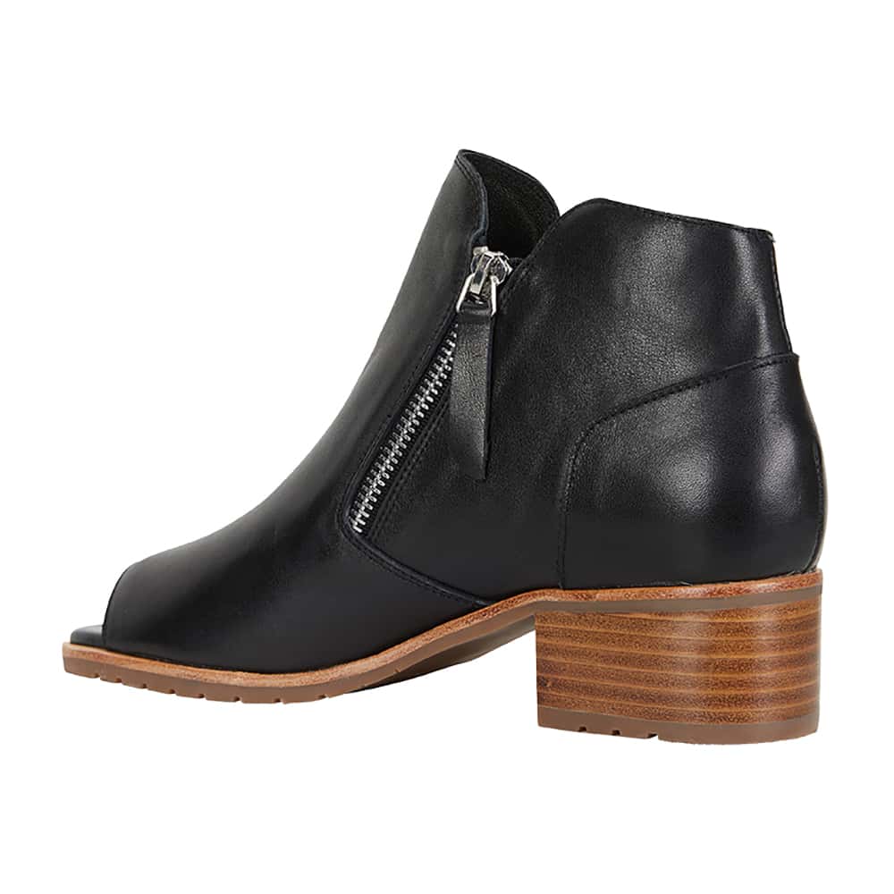 Phoenix Boot in Black Leather